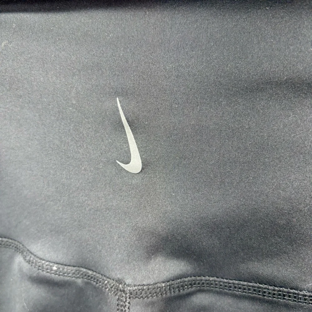 Nike Dri‎ Fit Womens Black Athletic Leggings Size S Cropped Side Detail